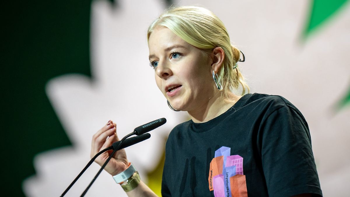 "Não é o caminho certo": Jette Nietzard, líder da Juventude Verde, lamenta ação antipolícia