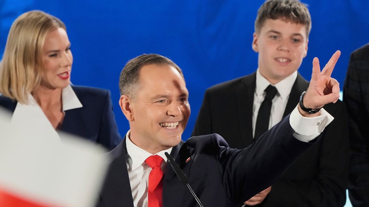 Deuxième tour fatidique pour Tusk : les projections voient Nawrocki en tête en Pologne