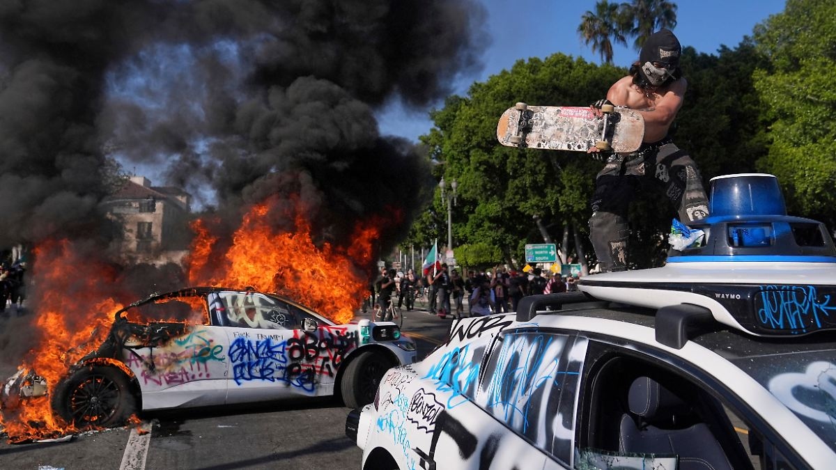 Escalation of protests: Pentagon sends 700 US Marines to Los Angeles