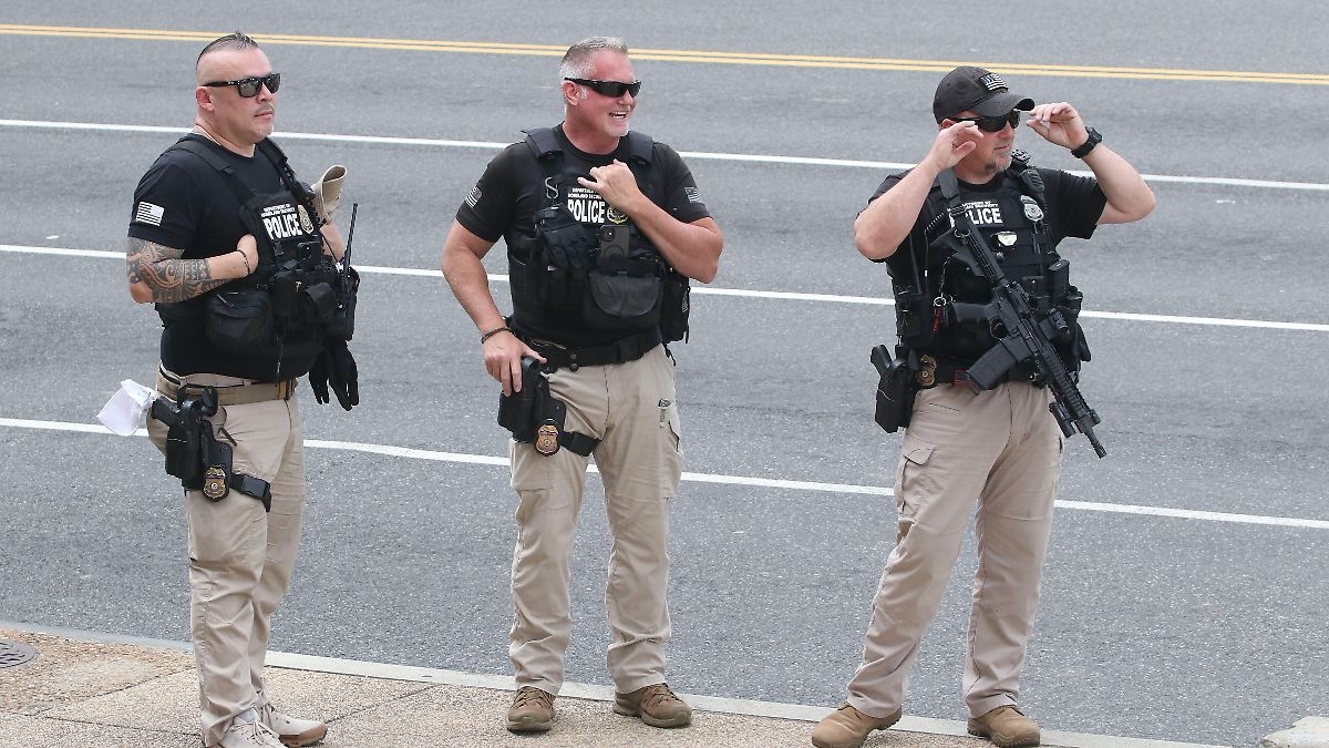 Tasa de criminalidad presuntamente alta: Trump envía a la policía federal a patrullar en Washington