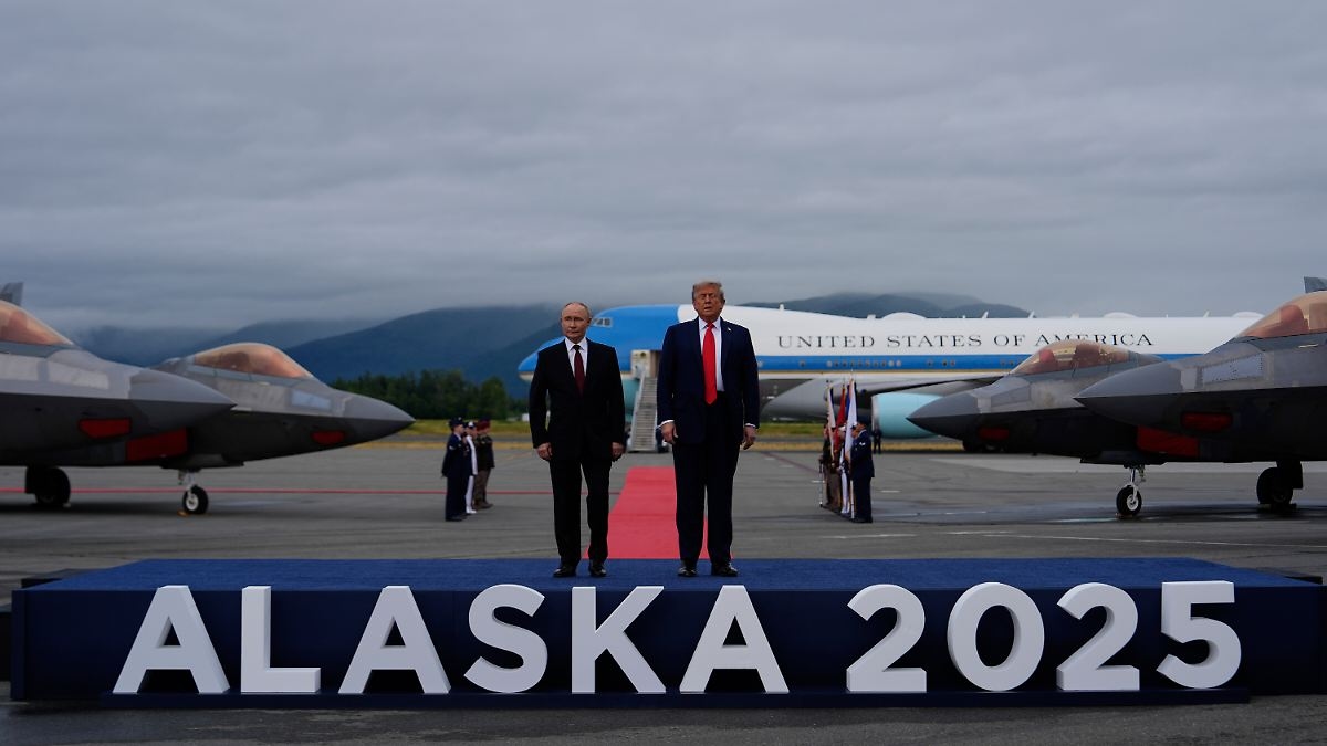 One-hour phone call: Trump talks with Merz and Selenskyj about Putin meeting
