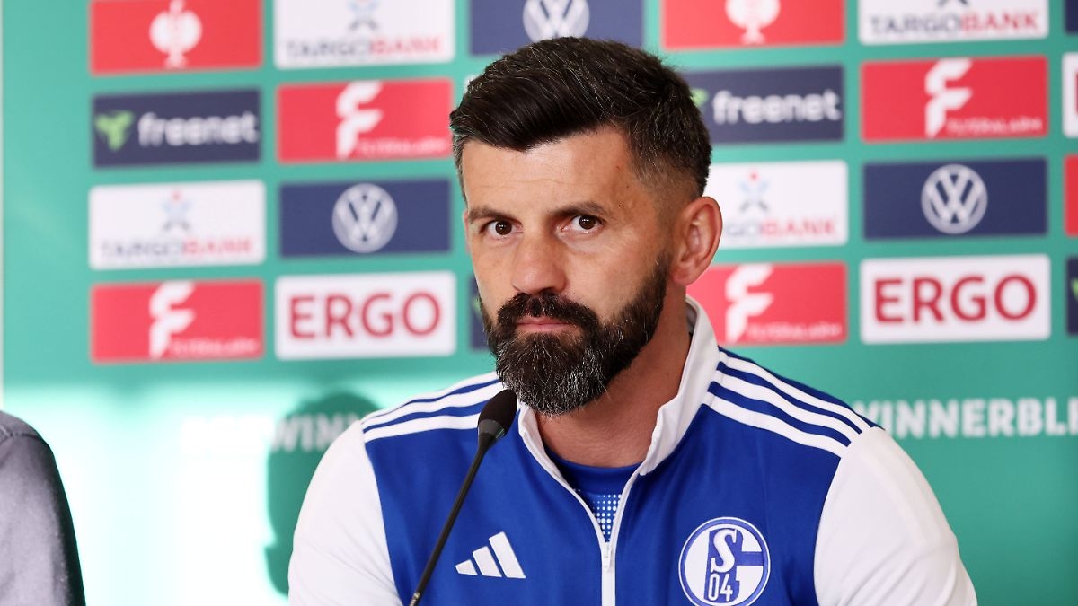 Antwi-Adjei apresenta queixa: técnico do Schalke, Muslic, sobre racismo em Leipzig: "Não é um indivíduo"