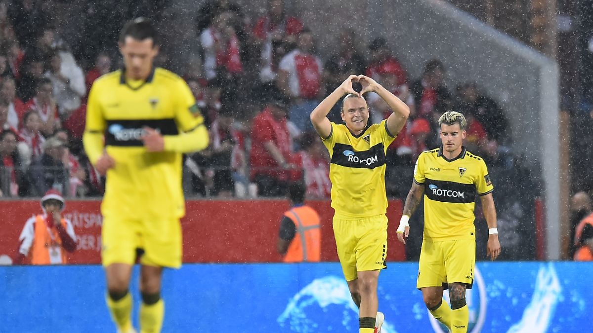 Gindorf vence Rot-Weiss Essen: Estreia maluca: Nova contratação leva time à vitória com três pênaltis