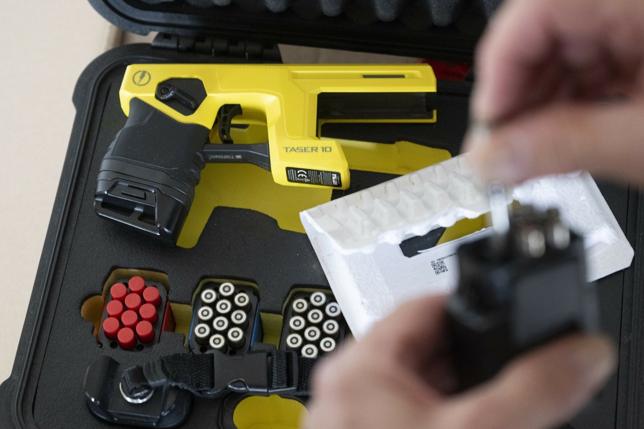Police electric weapon | Number of Taser deployments doubled in two years