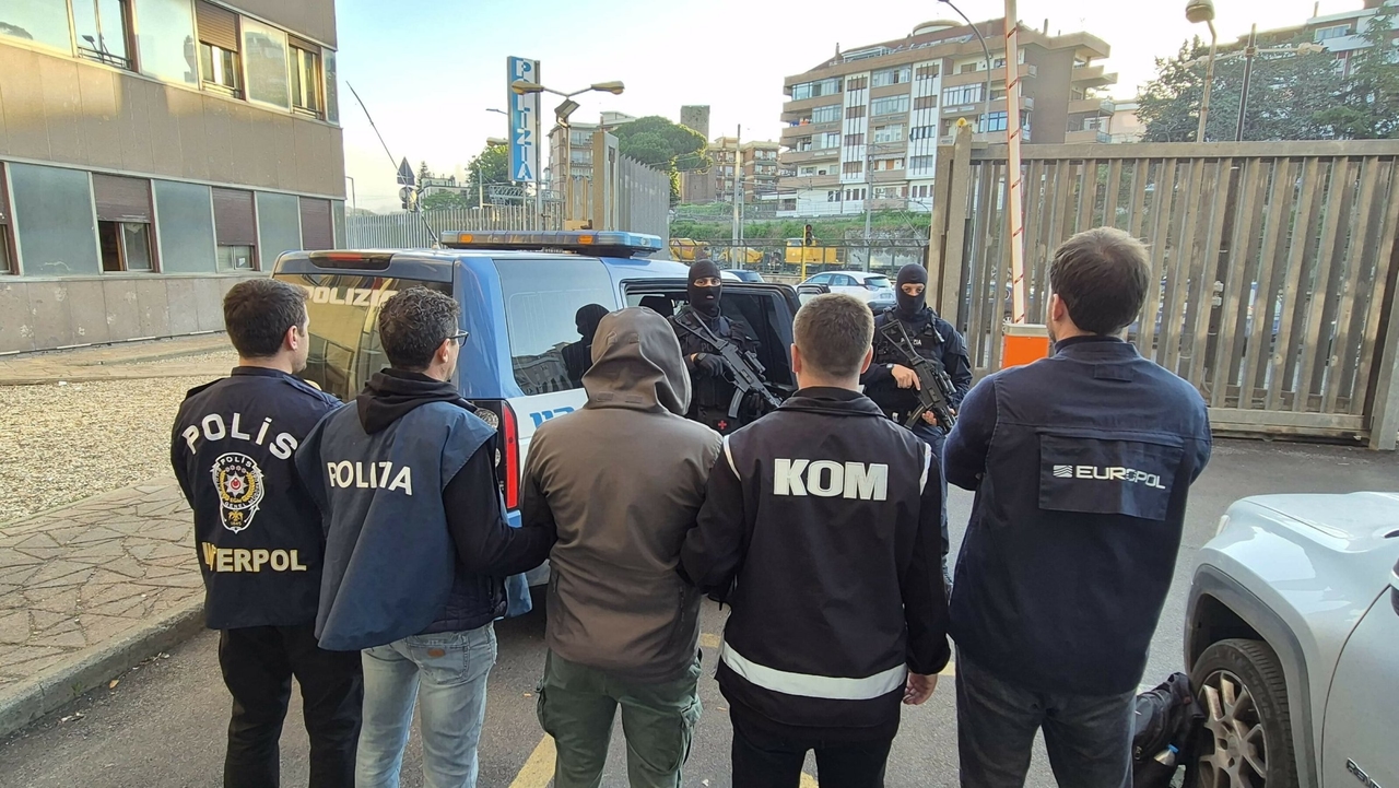 New Center | More Fortress Europe with Europol