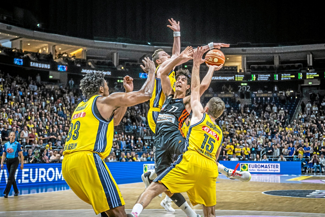 Basquete | O nervosismo está a influenciar: Alba Berlin está ameaçada de eliminação precoce nos playoffs