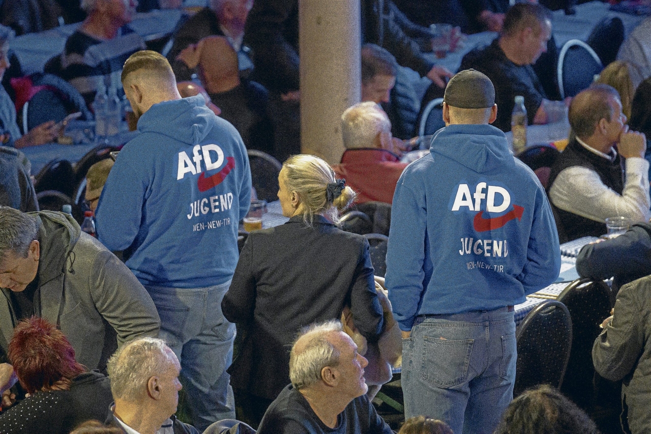 Protesto antifascista | Bloqueio em Dresden serve de modelo para protestos contra jovens da AfD