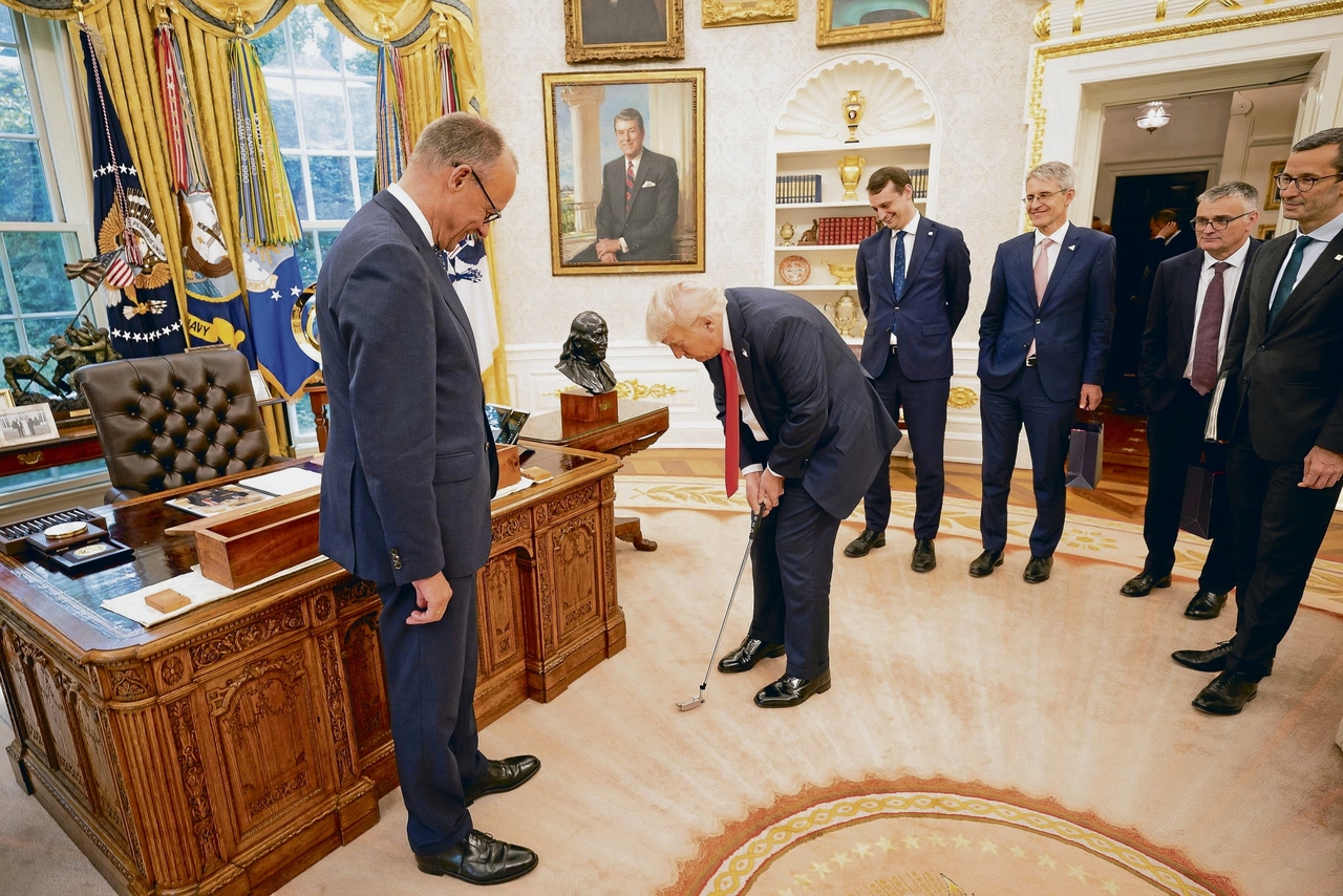 Merz bezoekt Trump | Merz' bezoek aan Washington loopt uit op een mislukking