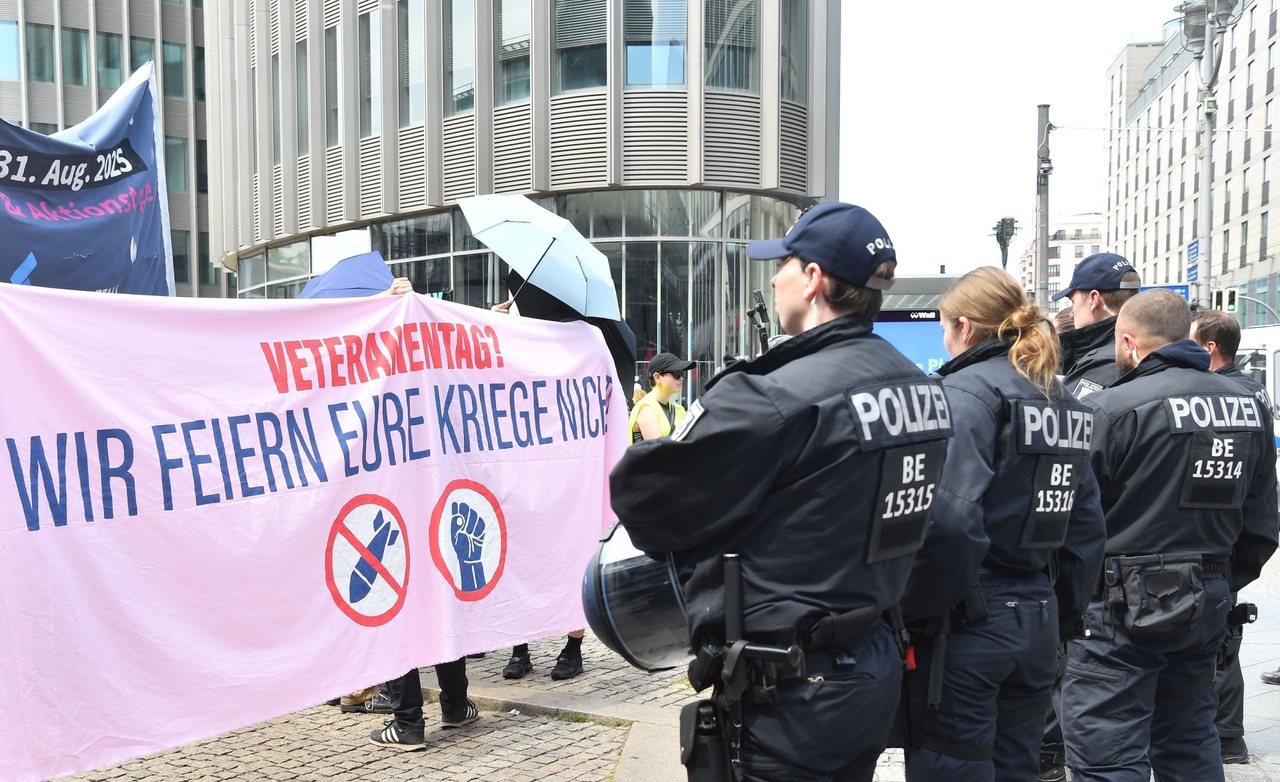 Dzień Weterana | Protesty przeciwko partiom Bundeswehry