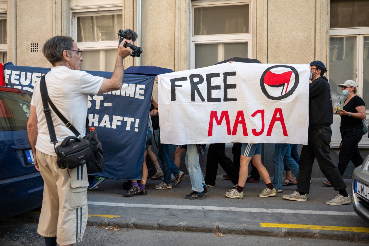 Budapest-Komplex | Maja T. muss in U-Haft bleiben