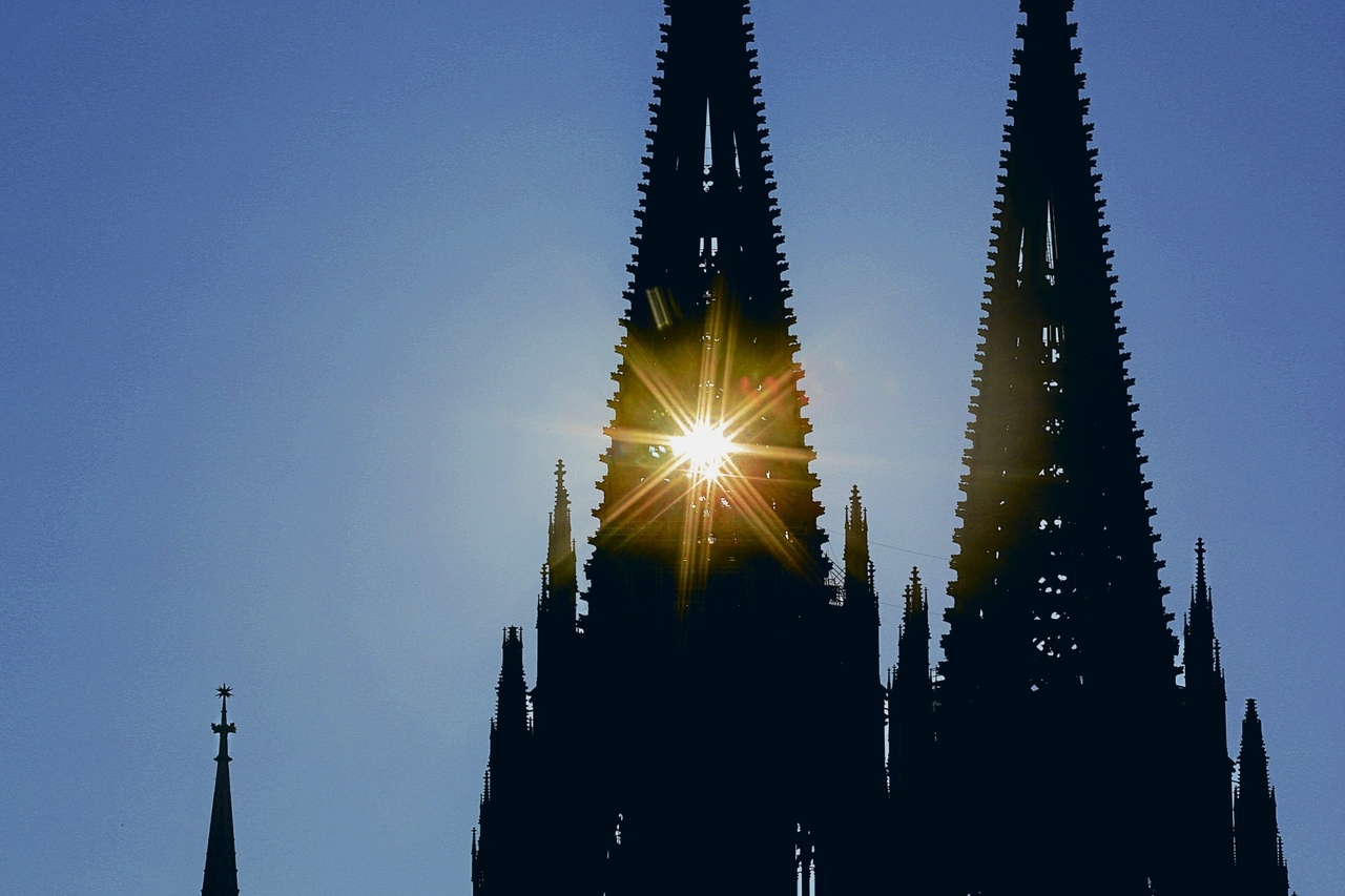 Chiesa cattolica | Arcidiocesi di Colonia: Sacerdote abusato "in privato"