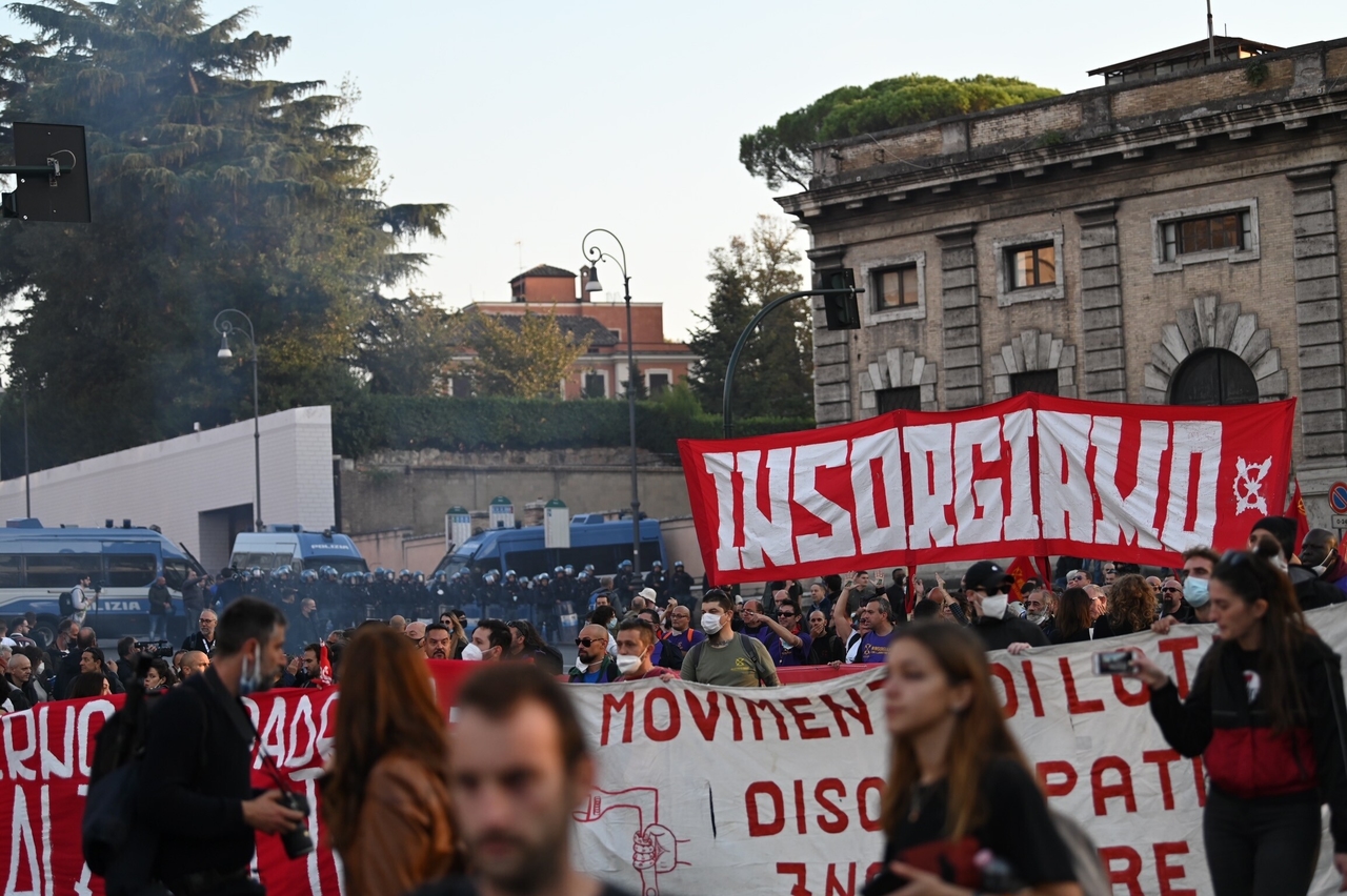 Factory collective ex-GKN | After four years: Squatted factory in Florence threatened with eviction