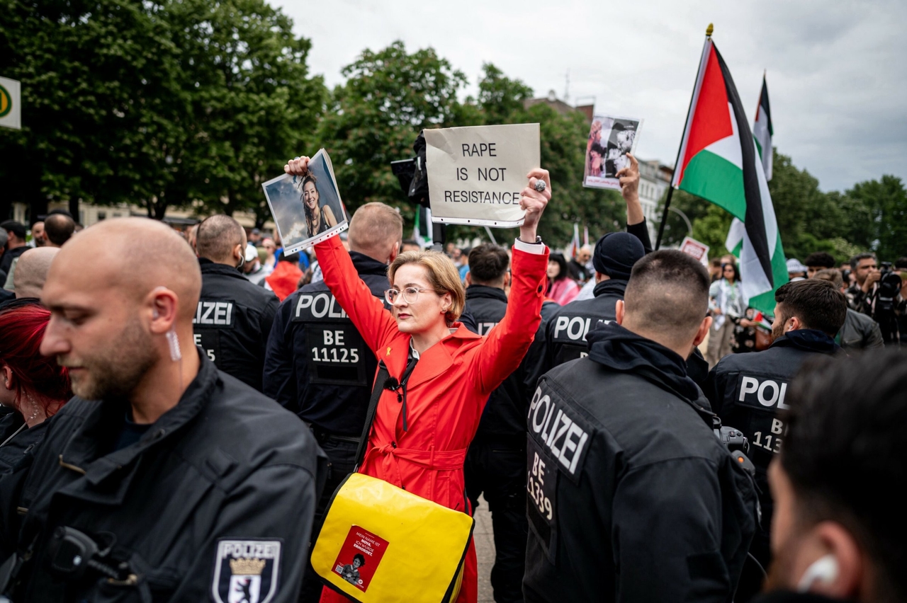 Gaza protests | "She's set up a straw man here"