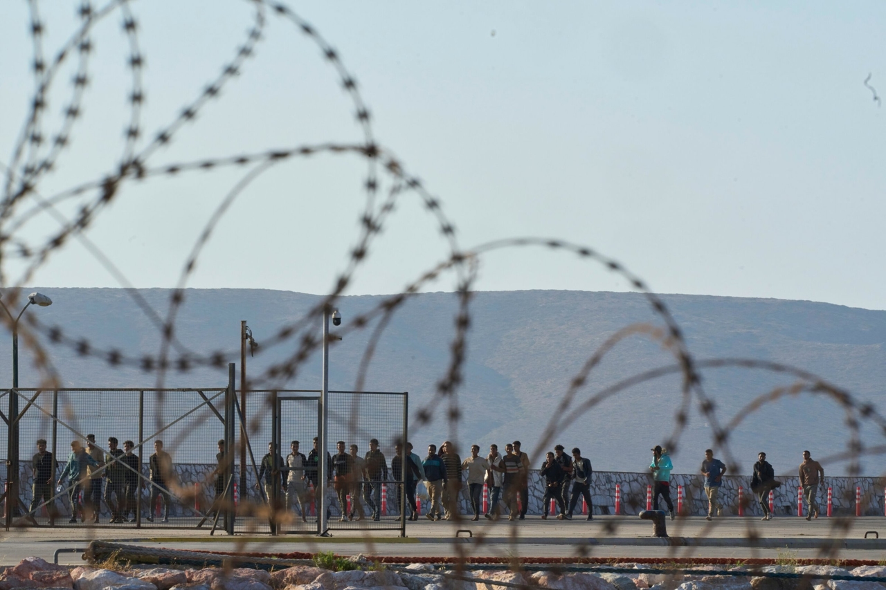 Greece | Mediterranean: Thousands of refugees reach Crete from Libya