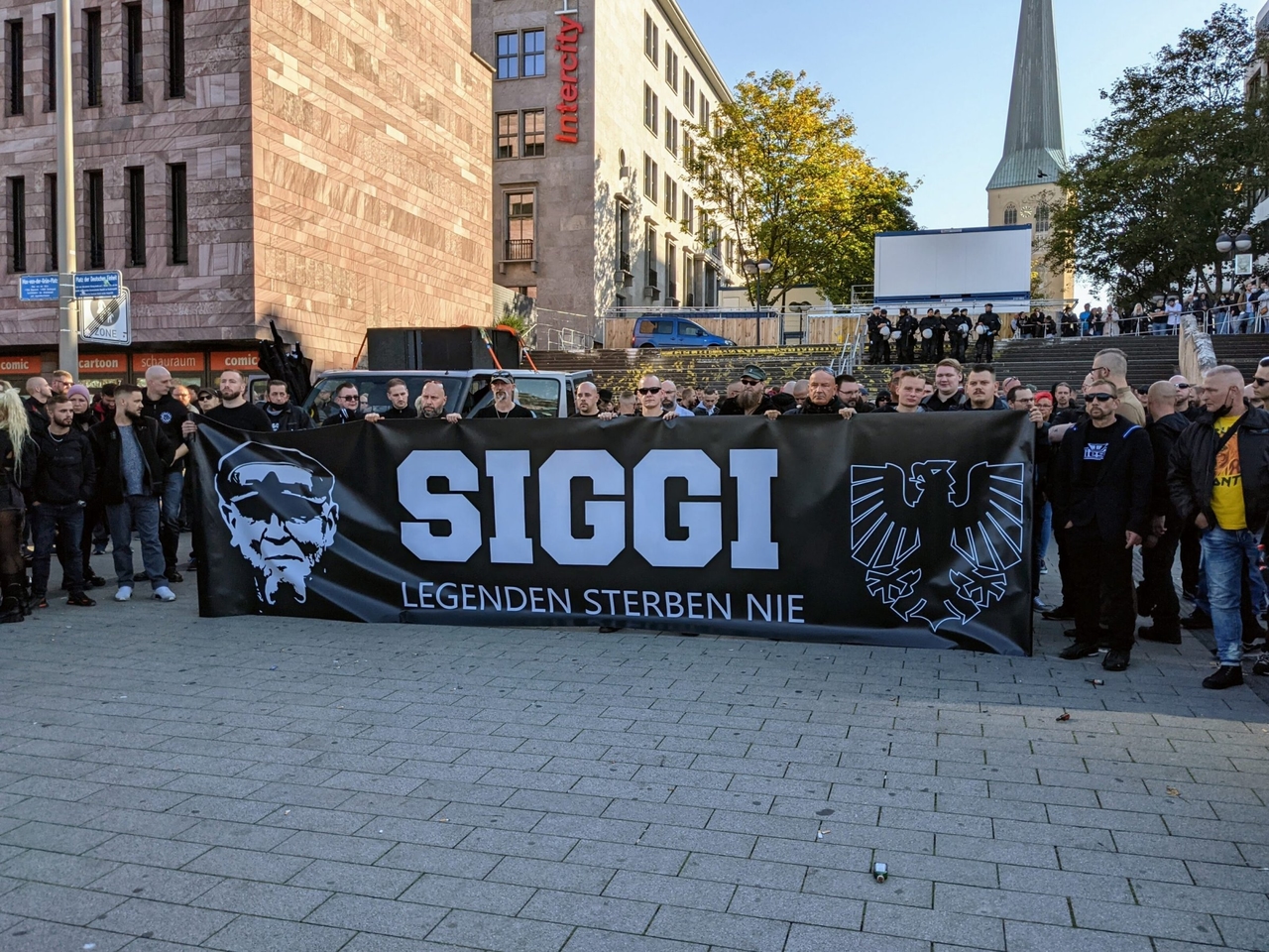 Extreemrechts | AfD-raadskandidaat nam deel aan nazi-begrafenismars