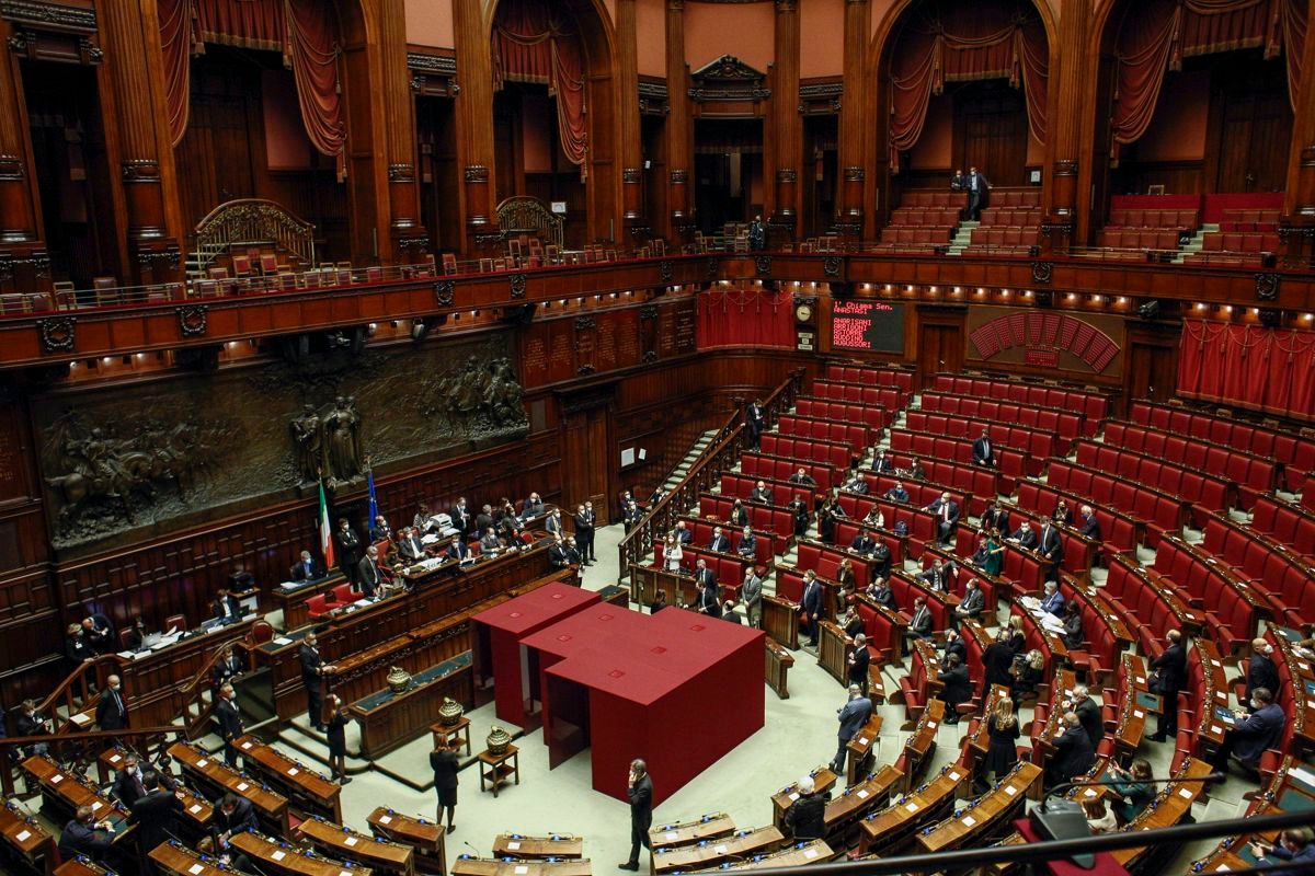 Occhiuto indagato, la Calabria in subbuglio: “Mi dimetto e mi ricandido”