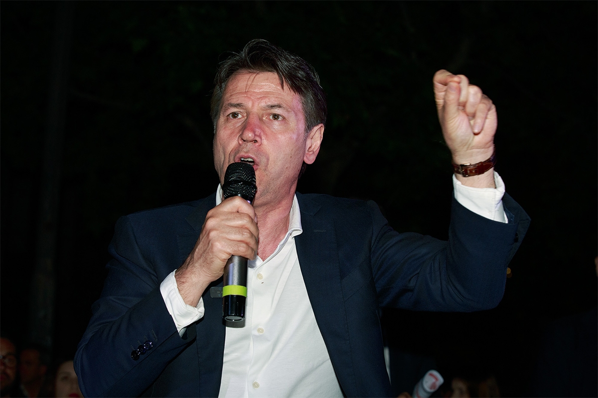 Il governo Meloni entra nella storia per longevità, la replica tagliente di Conte