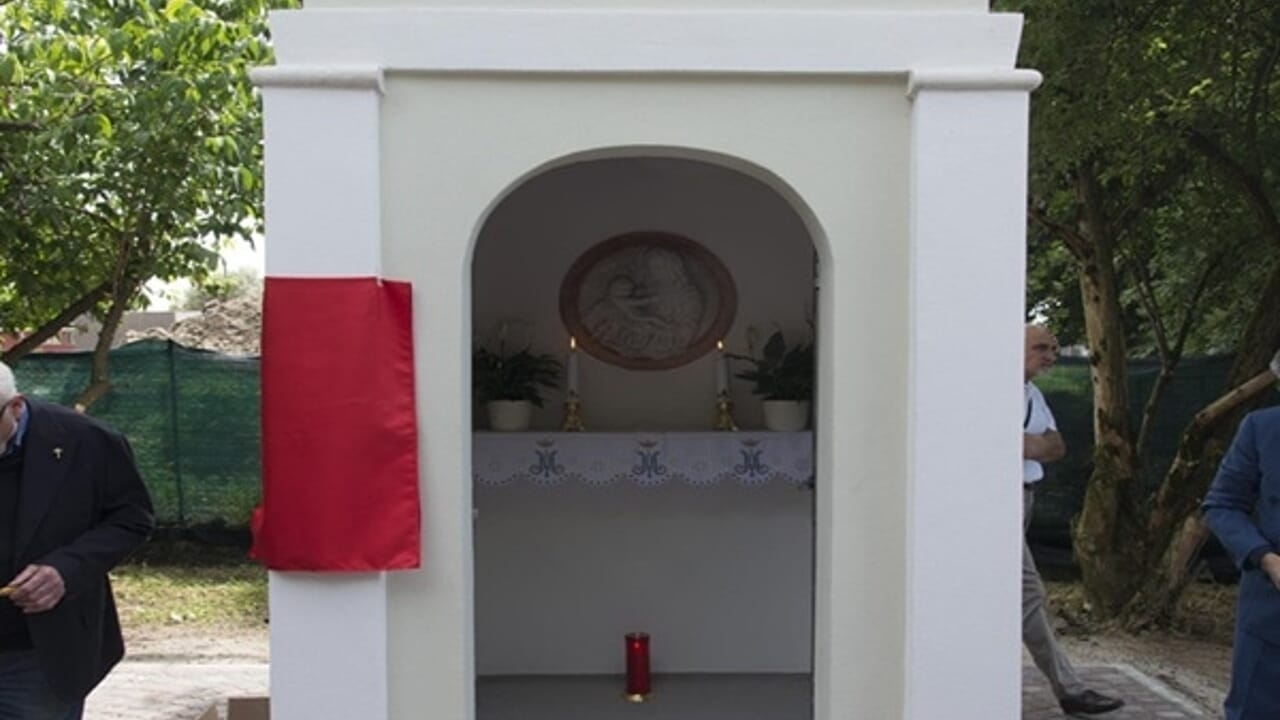 Concluída a restauração do capitel votivo dedicado à Madonna del Buon Consiglio