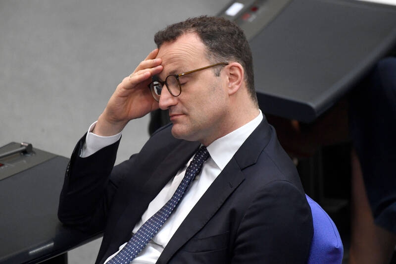 Raport z dochodzenia w sprawie masek: Specjalny śledczy: Spahn działał sam