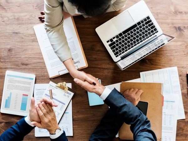 Digitalizzazione e assicurazione integrata, soluzioni per i lavoratori autonomi