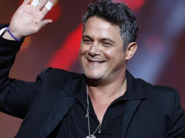 Shakira and Alejandro Sanz release a new song together after a 20-year wait.