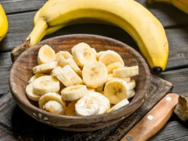 Quatro alimentos com mais potássio que bananas que ajudam a prevenir cãibras