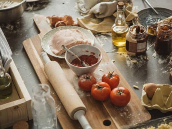 Está prohibido: si hace esto en la cocina, se llenará de bacterias