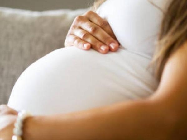 Het aantal baby's dat per moeder geboren moet worden om menselijk uitsterven te voorkomen