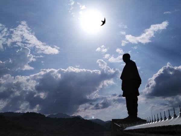 Es ist weder David noch Christus der Erlöser: Dies ist die höchste Statue der Welt.