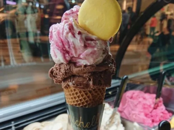A sorveteria em Cali que só faz um sabor por dia e suas filas são infinitas.