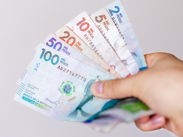 Hoeveel salaris zou er volgens AI in Colombia gevraagd worden voor een stressvrije baan?
