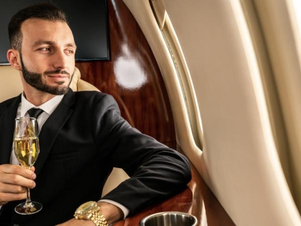 The 3 habits that can make you a millionaire before 40, according to experts