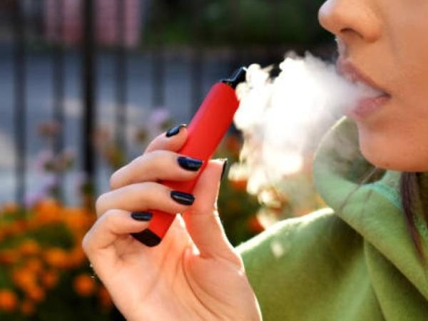 Puede tener estas enfermedades: los riesgos de fumar cigarrillos electrónicos o vapers