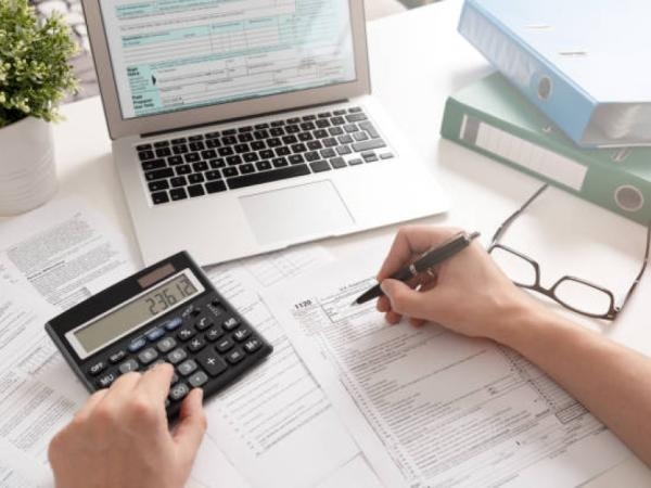 Bereid je portemonnee voor: de belastingaangifte die je in de tweede helft van 2025 moet doen