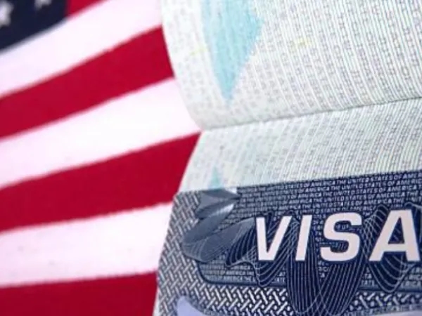 ¿Los inmigrantes deben cargar siempre con ellos su pasaporte en Estados Unidos?