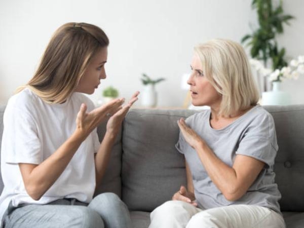 Wat betekent het volgens de psychologie als iemand slecht spreekt over iedereen?
