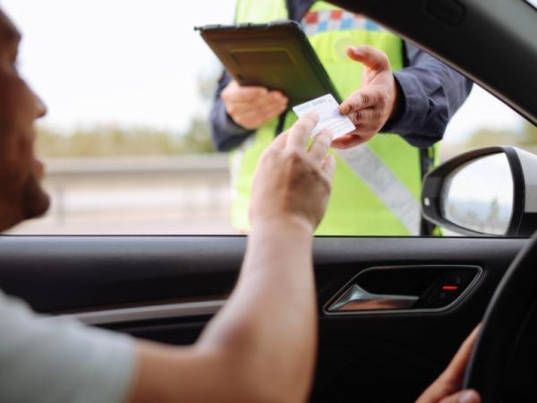 Proibido para maiores de 80 anos: renomado país latino-americano impede motoristas de tirar carteira de motorista