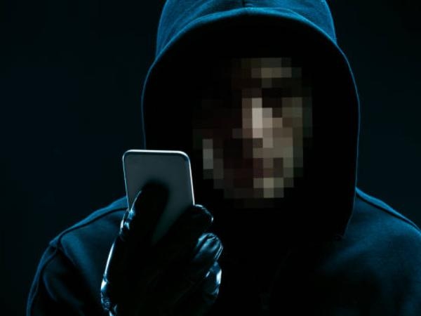 Простой способ узнать, следят ли за вами через камеру мобильного телефона