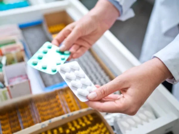 Fomag intensifica i controlli per garantire la consegna tempestiva dei farmaci agli insegnanti
