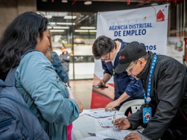 Bogotá opens 203 vacancies for diverse profiles amid the reactivation of formal employment.
