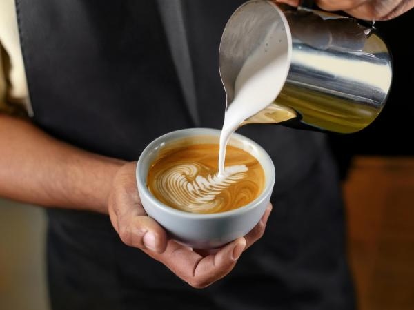 Deskundigen onthullen wat koffie met het menselijk lichaam doet: je zult verrast zijn