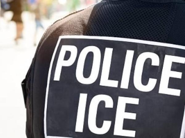 Expertos denuncian tácticas agresivas de ICE durante arrestos