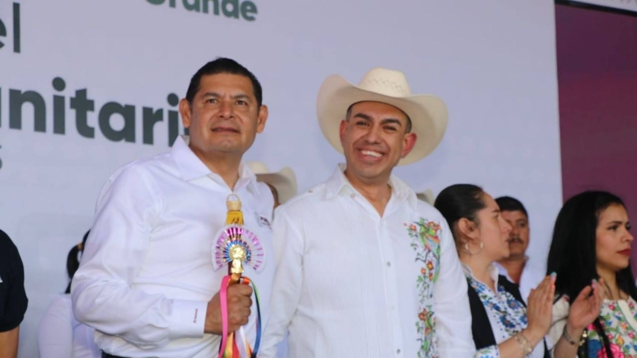 Hallan drogas y armas en propiedades del alcalde morenista de Cuautempan, Puebla