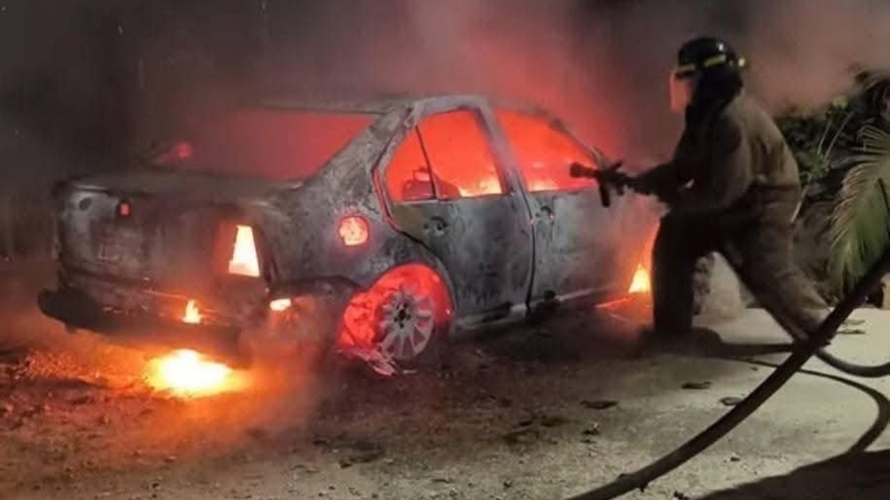 Une nuit violente à Acapulco fait quatre morts, trois blessés et des véhicules incendiés.