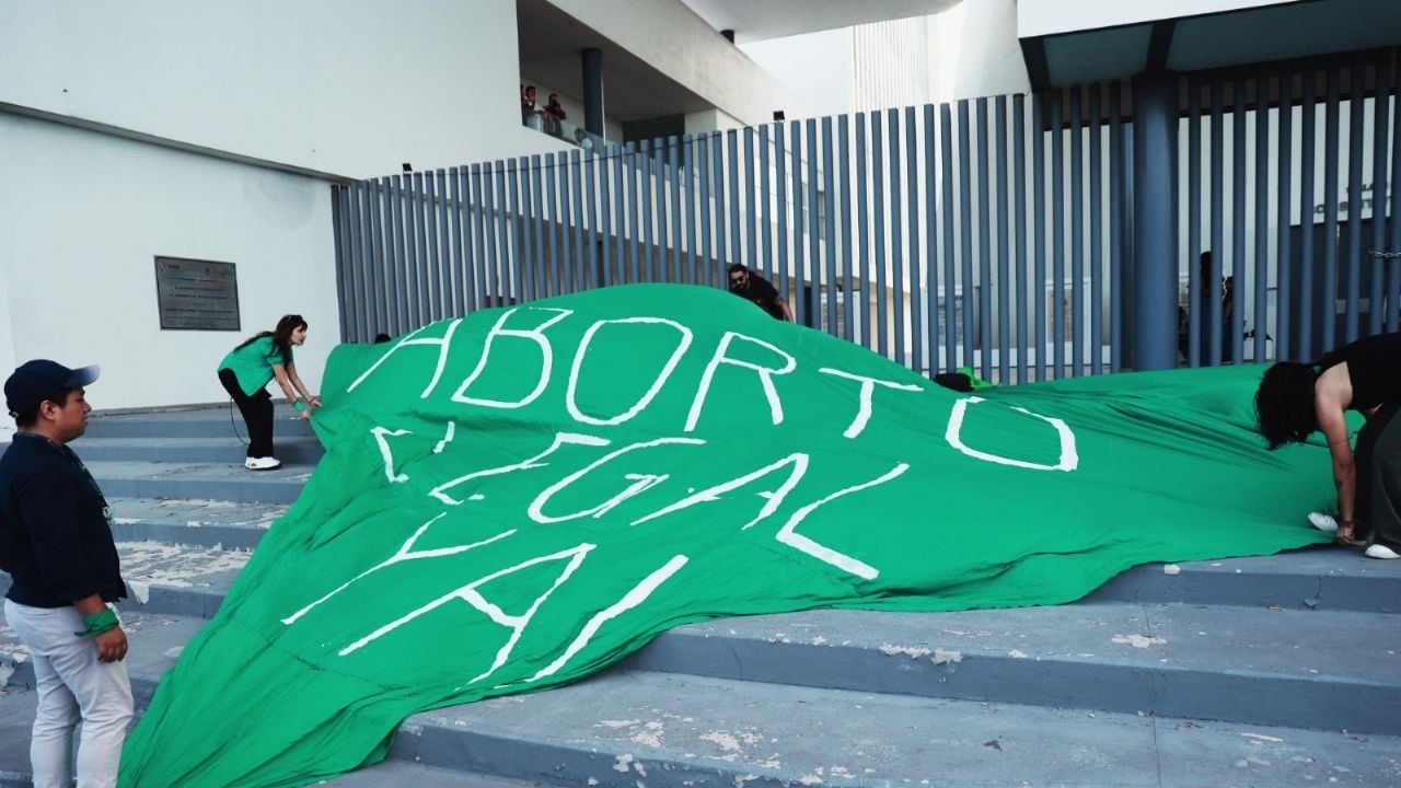 Rocío krijgt haar 14-jarige dochter terug nadat ze 18 maanden gescheiden was, omdat ze haar hielp bij het verkrijgen van een abortus.