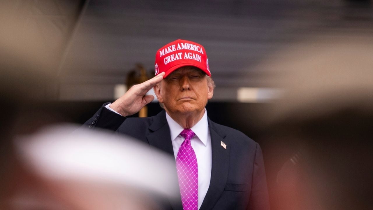 Trump arremete contra militares transgénero en discurso de graduación de West Point
