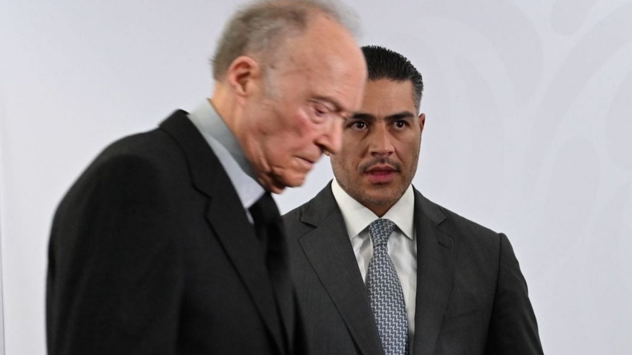 Harfuch sluit banden uit tussen de arrestanten voor brandstofdiefstal en de CJNG (CJNG) of het Santa Rosa de Lima-kartel.