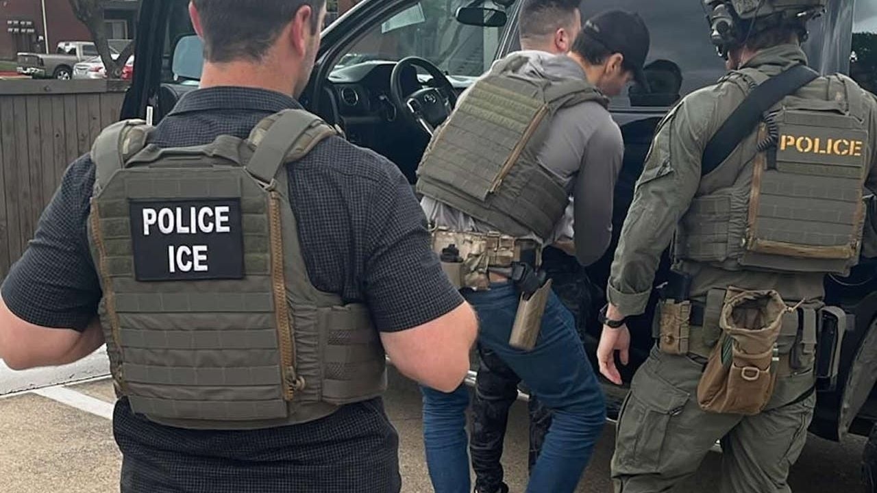 Het Ministerie van Buitenlandse Zaken (SRE) eist een onderzoek naar de dood van een Mexicaanse man door ICE in Chicago.