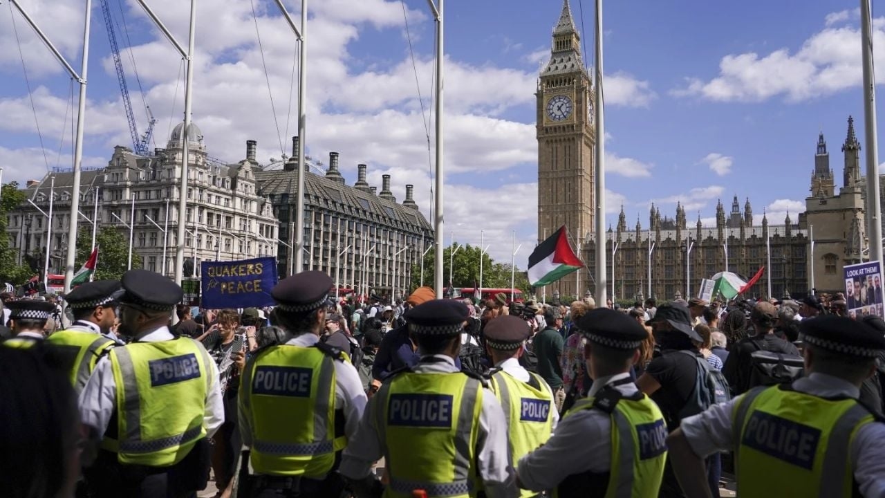Policía de Londres arresta a 365 personas mientras manifestantes propalestinos desafían nueva ley