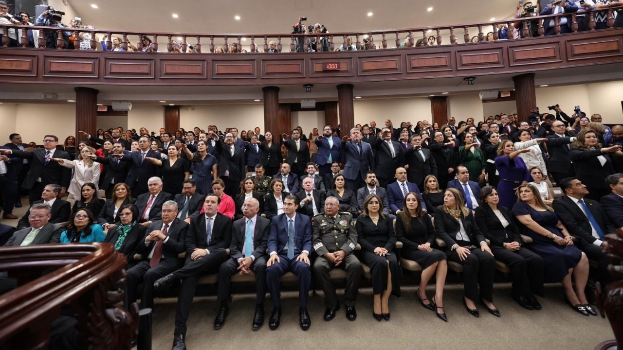 Magistrates and judges take the oath of office in Coahuila; Mery Ayup is ratified as president of the Partido Juventud (PJ).